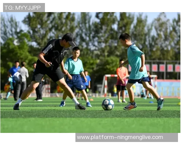 足球教练9:如何培养青少年球员的技术与战术意识提升球队整体实力